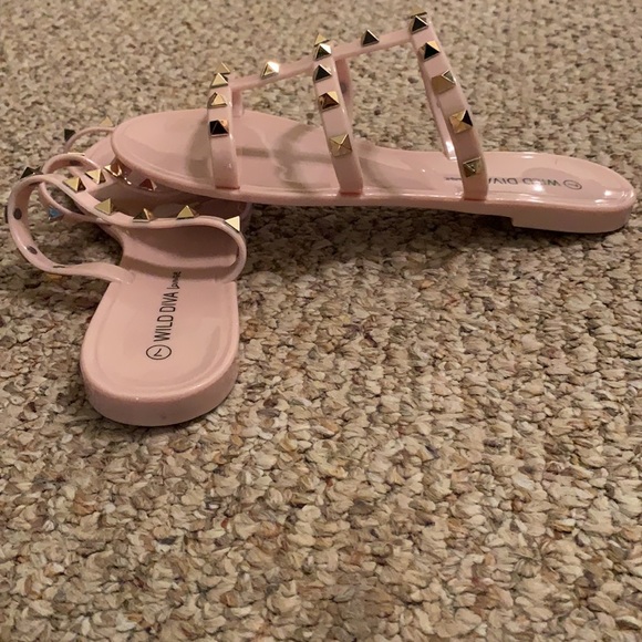 Sandals - Picture 3 of 3